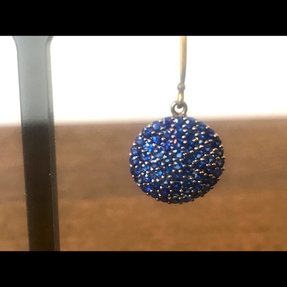SINGLE SAPPHIRE STUDDED DROP EARRING NWOT - Picture 1 of 4